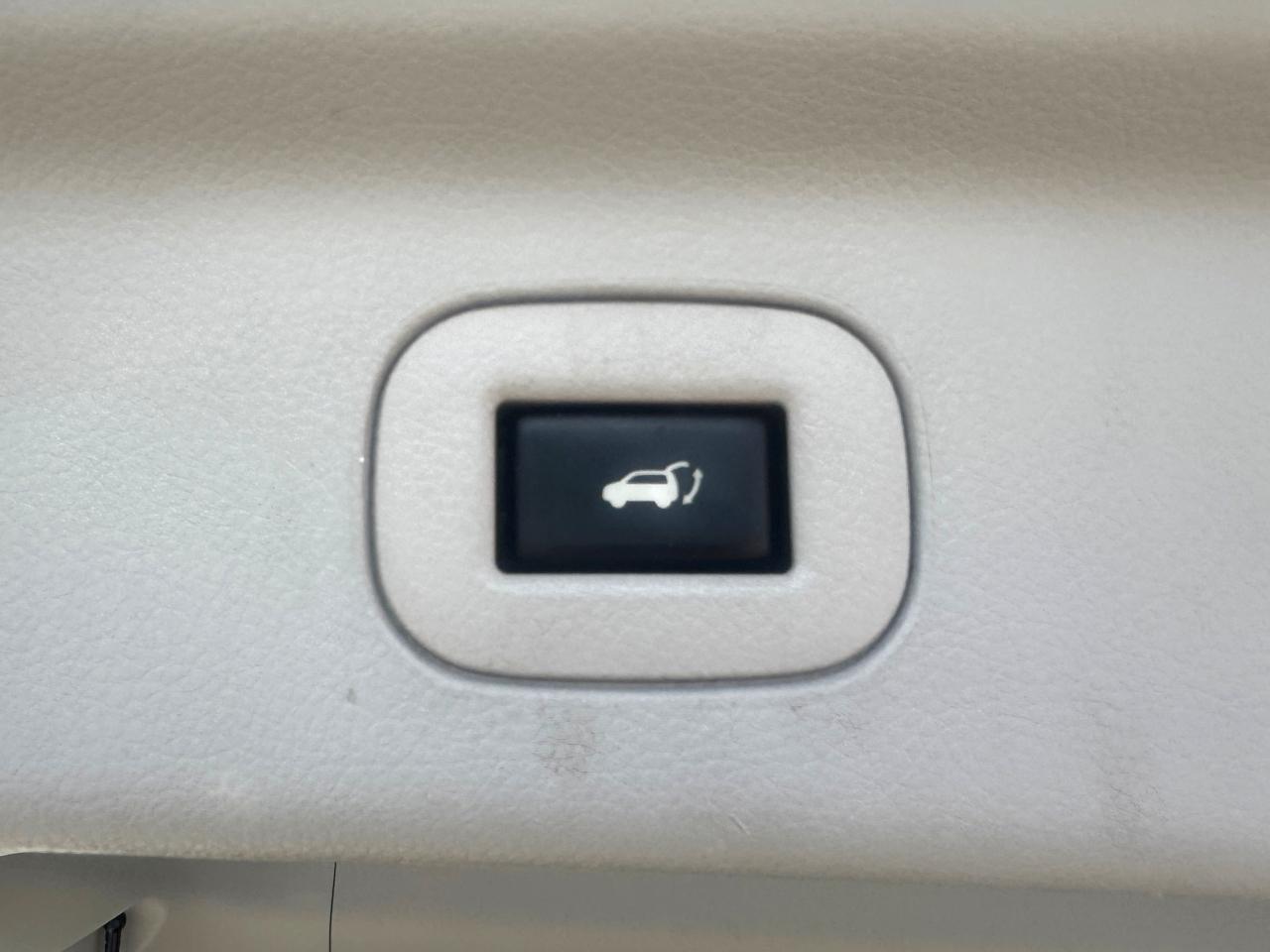 Nissan Quest Platinum 2015