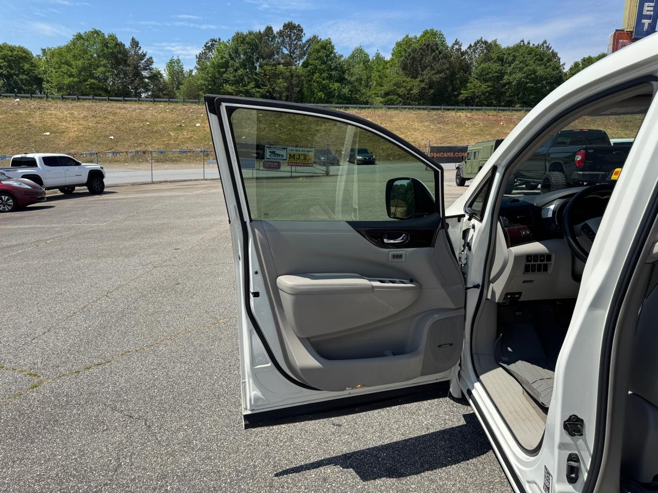 Nissan Quest Platinum 2015