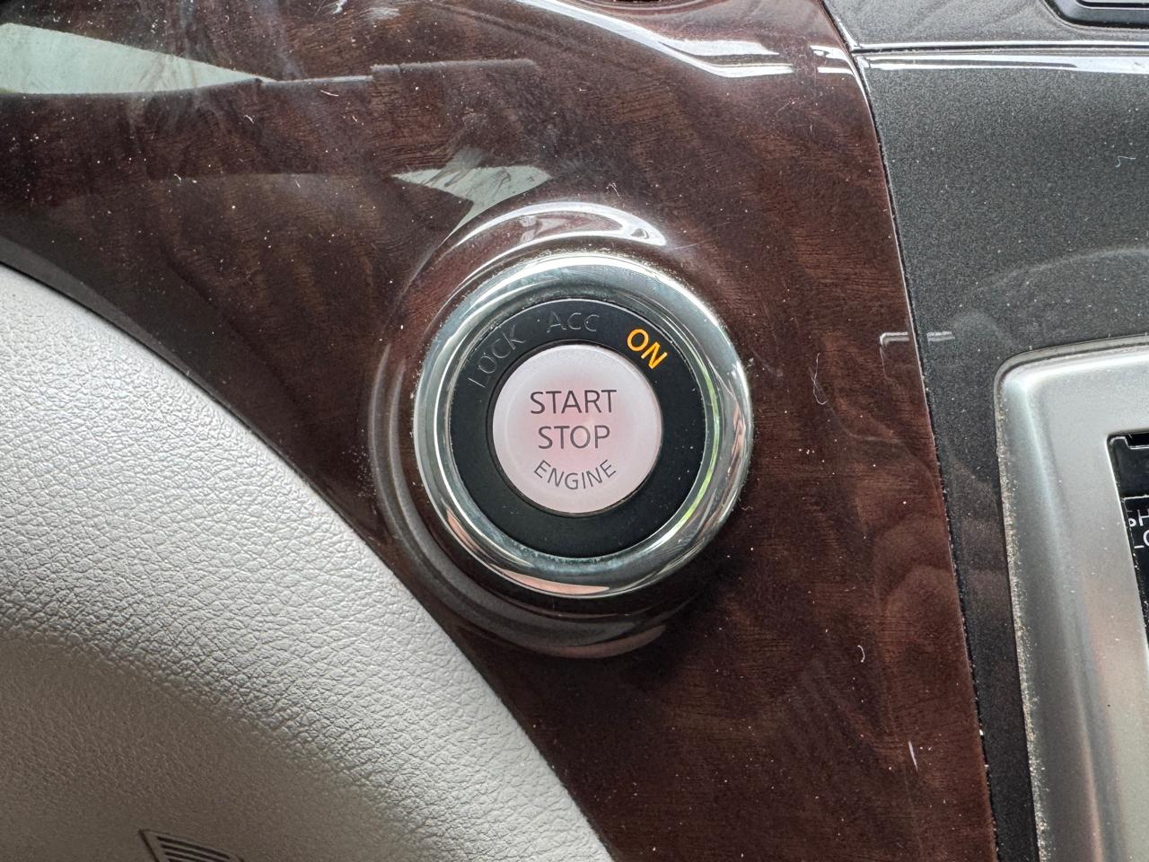 Nissan Quest Platinum 2015