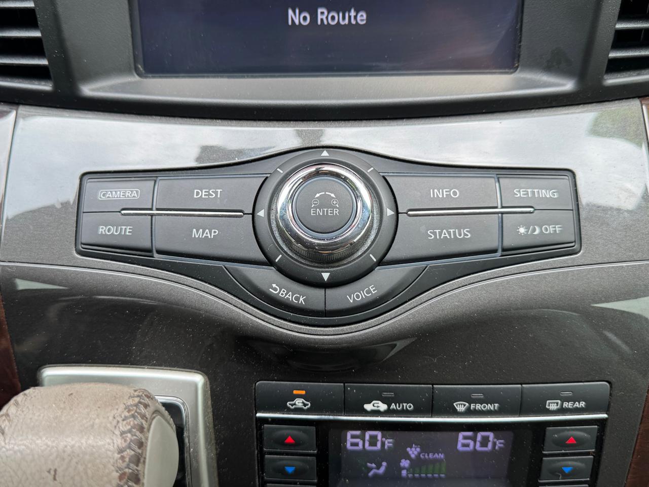 Nissan Quest Platinum 2015