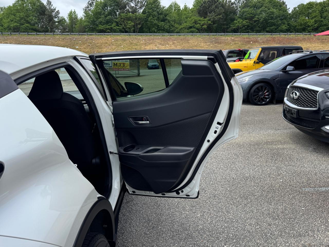 Toyota C-HR LE 2021