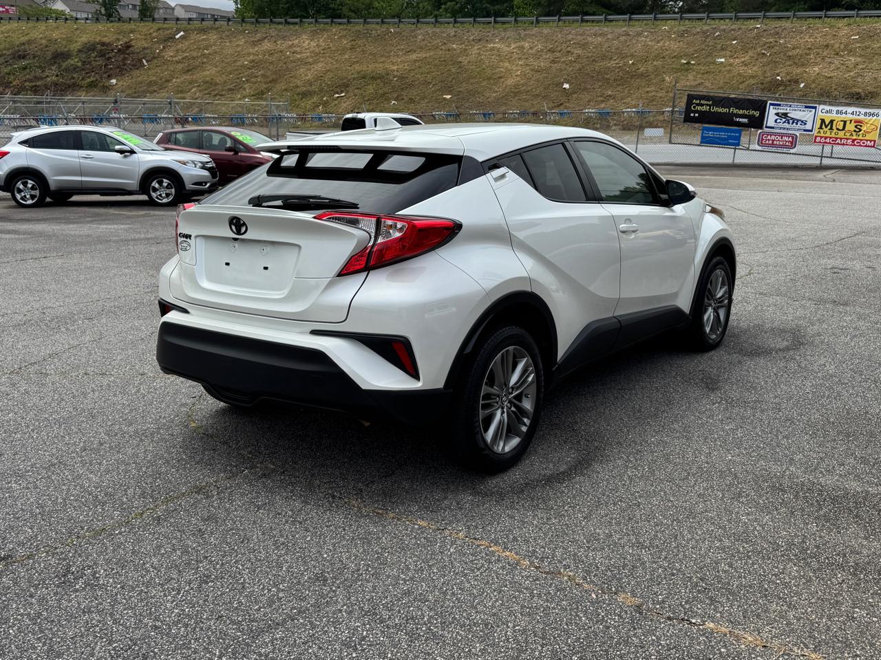 Toyota C-HR LE 2021
