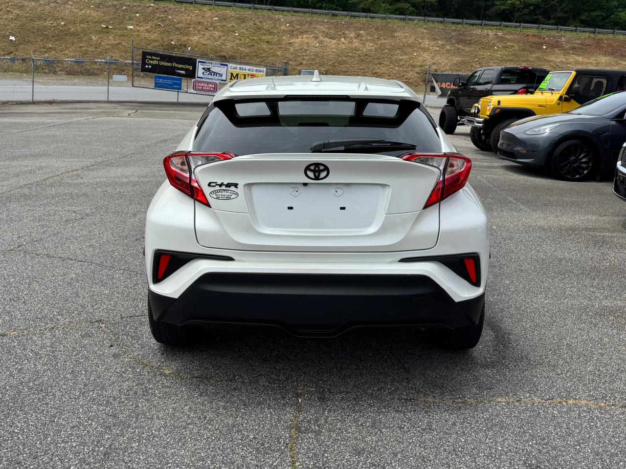 Toyota C-HR LE 2021