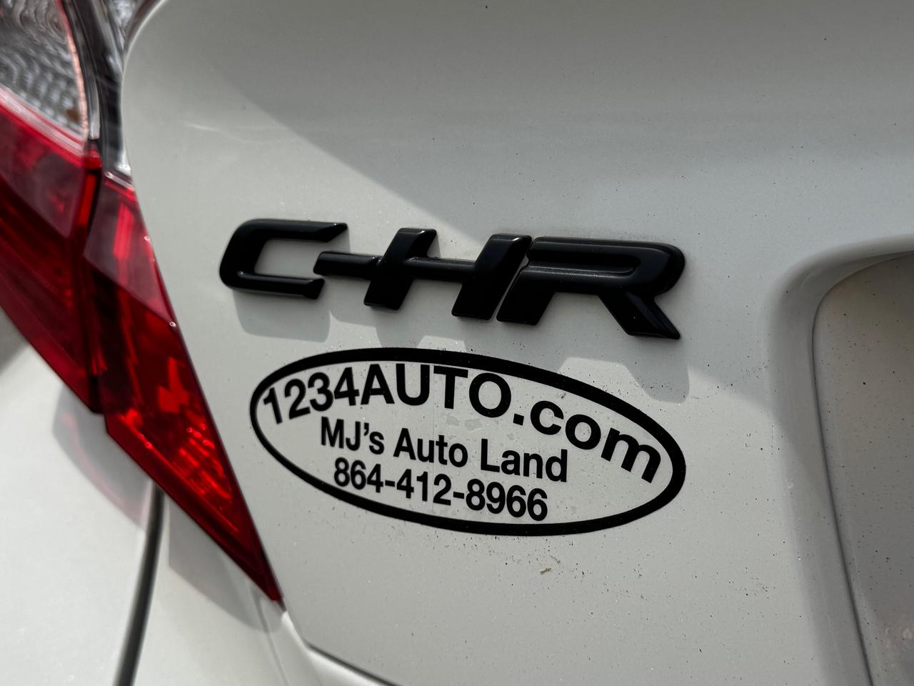 Toyota C-HR LE 2021