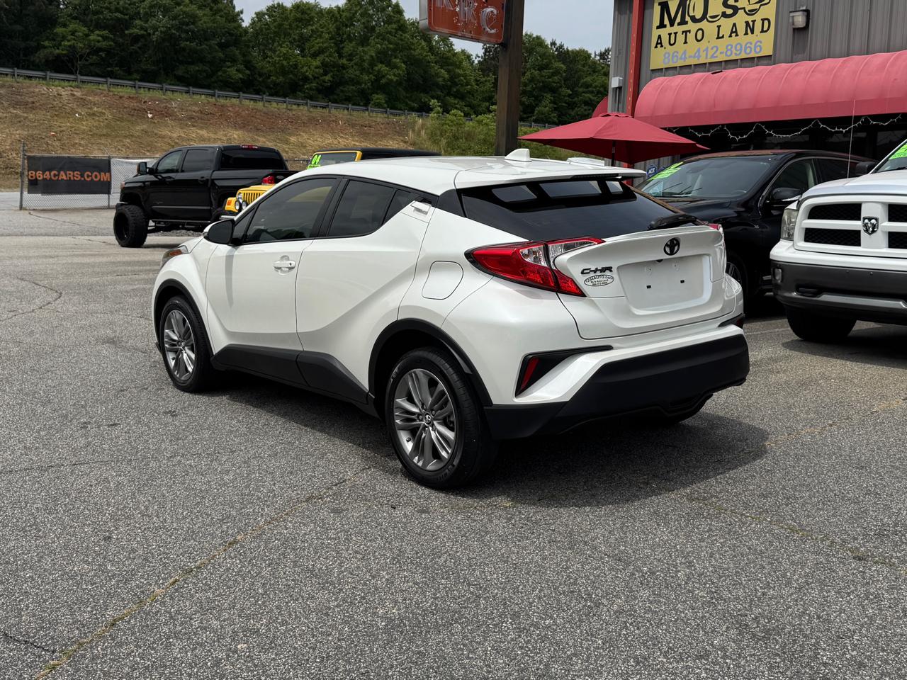 Toyota C-HR LE 2021