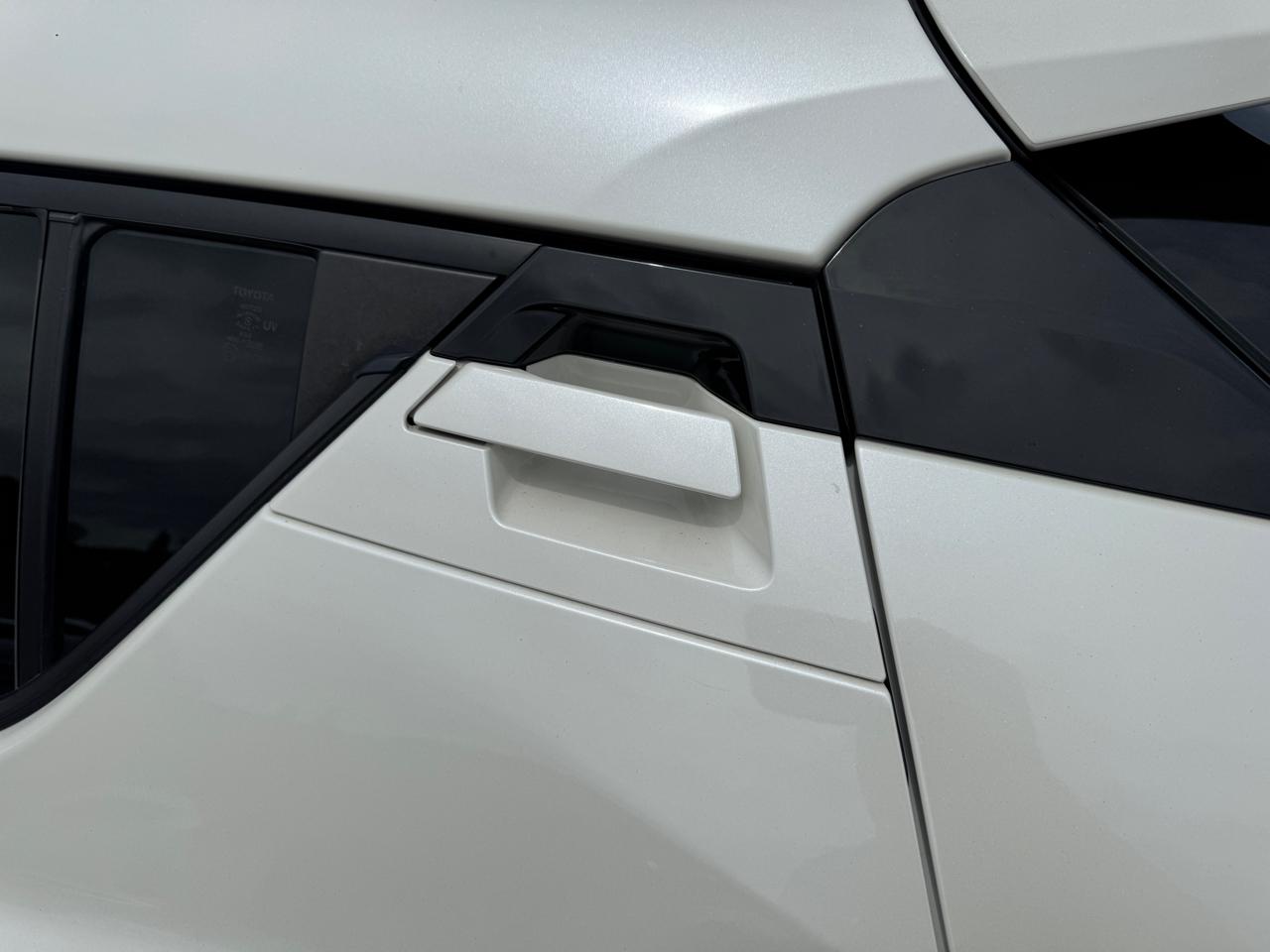 Toyota C-HR LE 2021