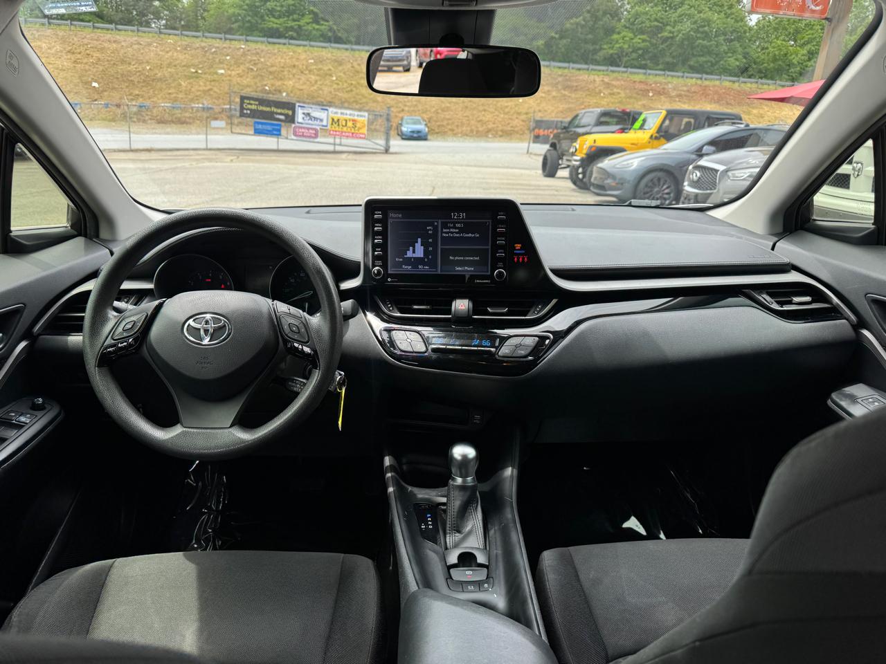 Toyota C-HR LE 2021