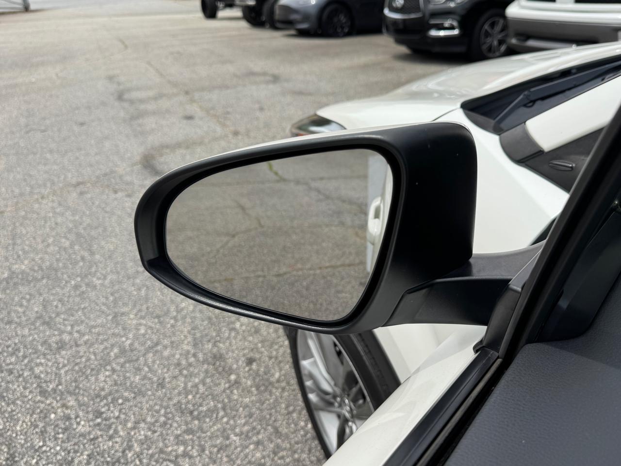 Toyota C-HR LE 2021