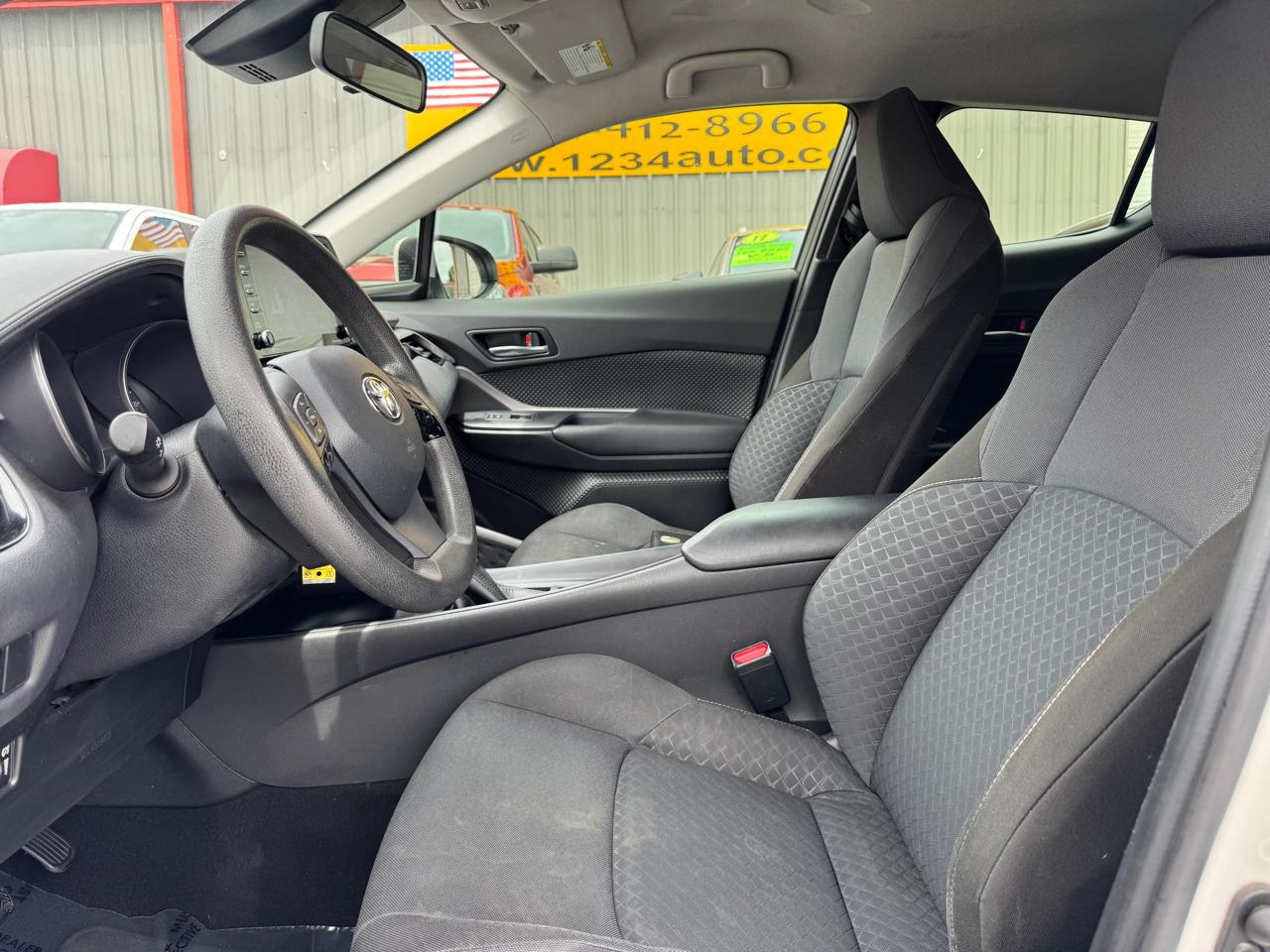 Toyota C-HR LE 2021