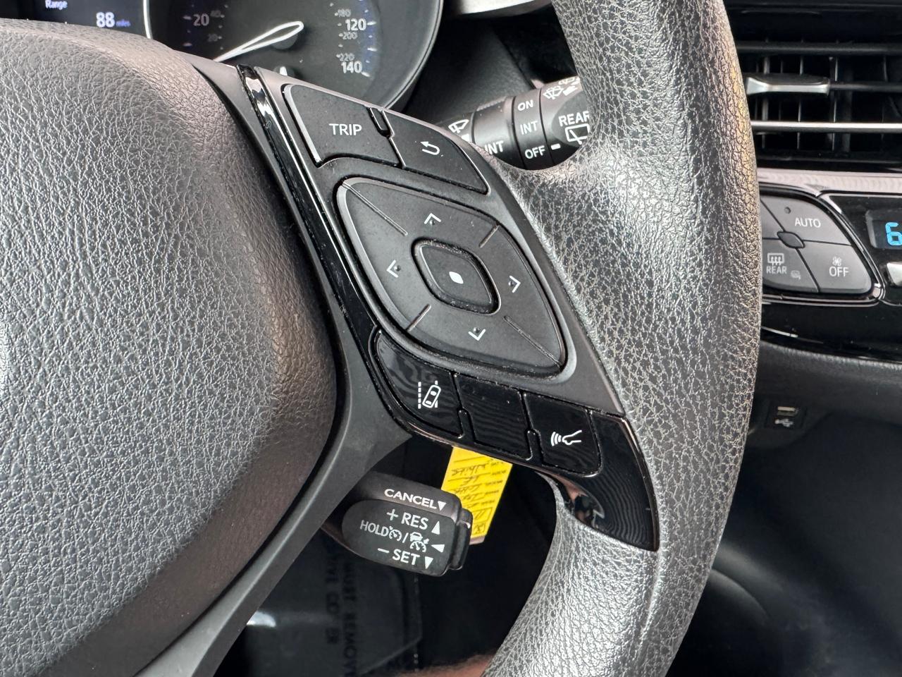 Toyota C-HR LE 2021