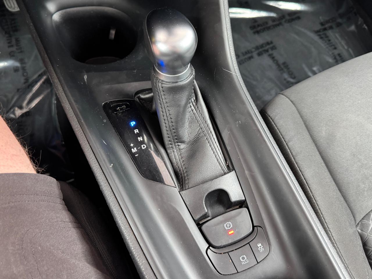 Toyota C-HR LE 2021