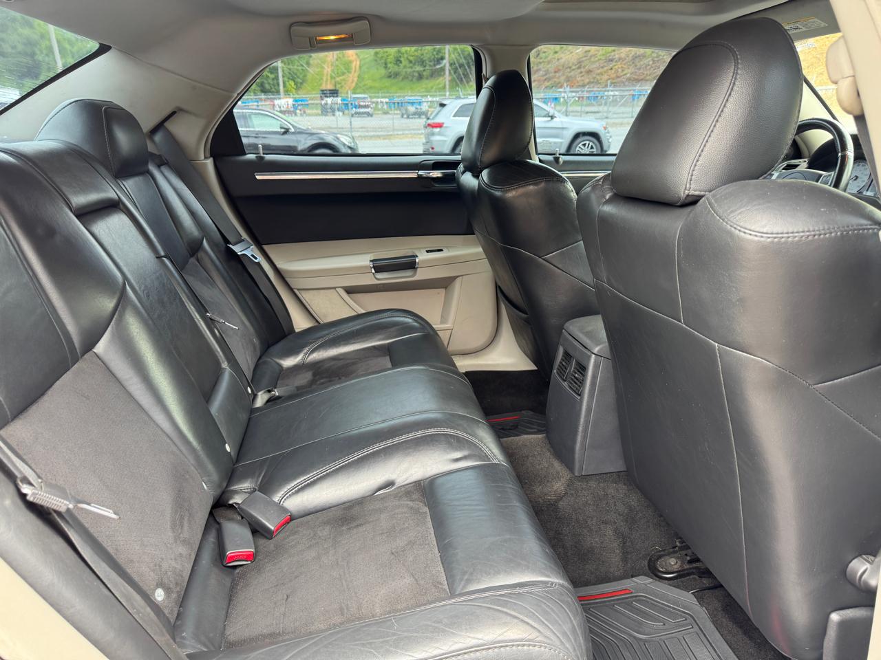 Chrysler 300 SRT8 2007