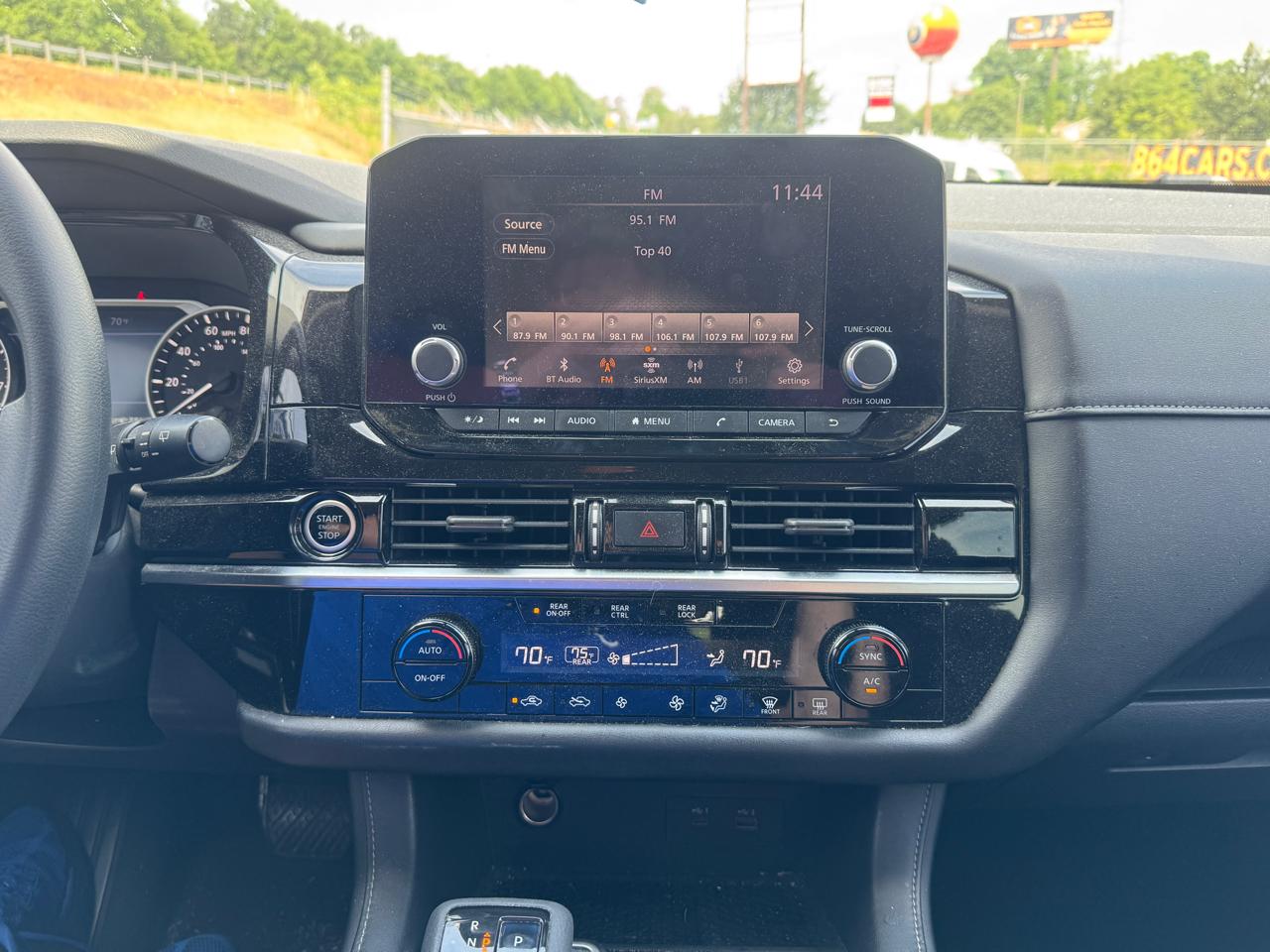 Nissan Pathfinder S 2022