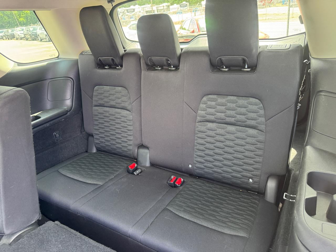 Nissan Pathfinder S 2022