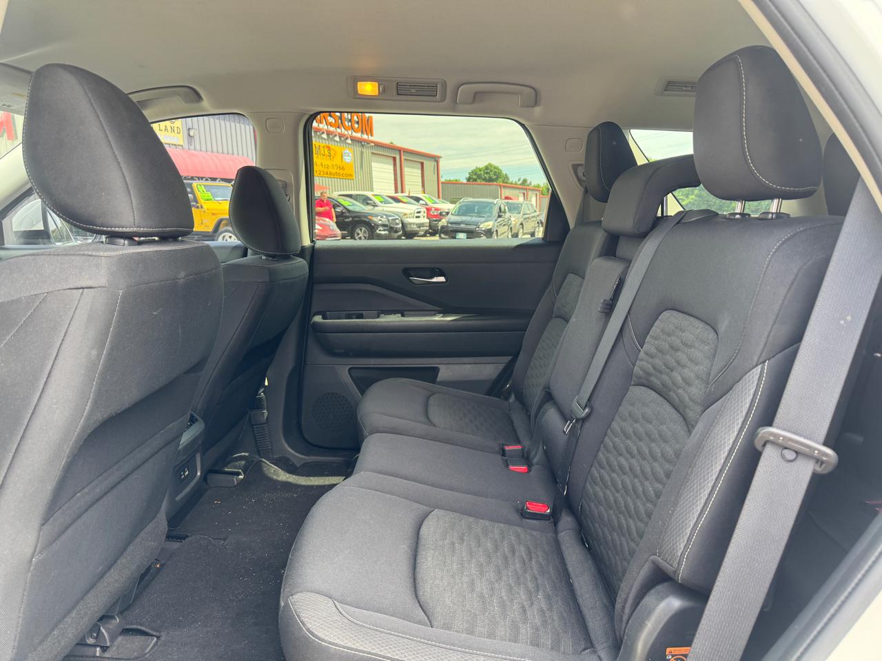 Nissan Pathfinder S 2022