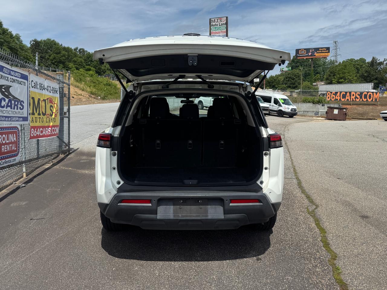 Nissan Pathfinder S 2022