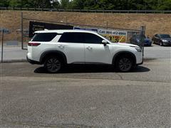 2022 Nissan Pathfinder 