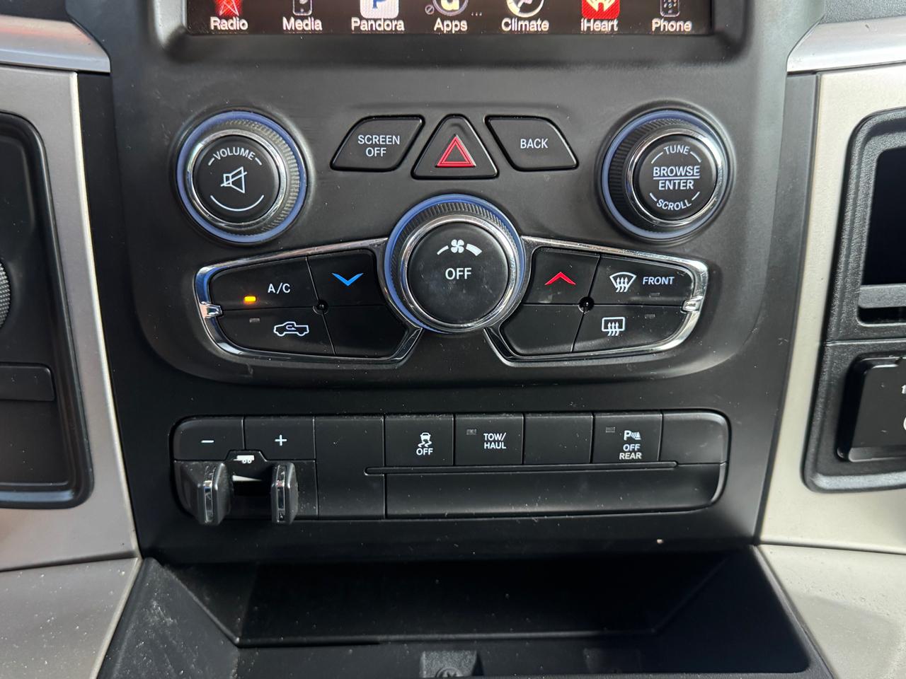 RAM 2500 Big Horn Crew Cab 4WD 2016