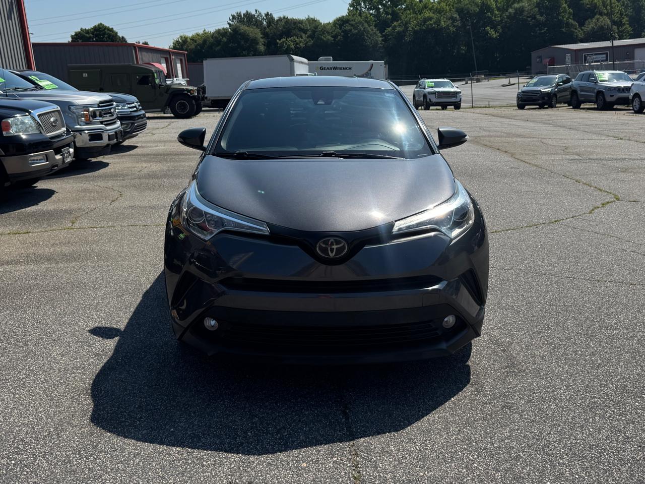 Toyota C-HR LE 2019