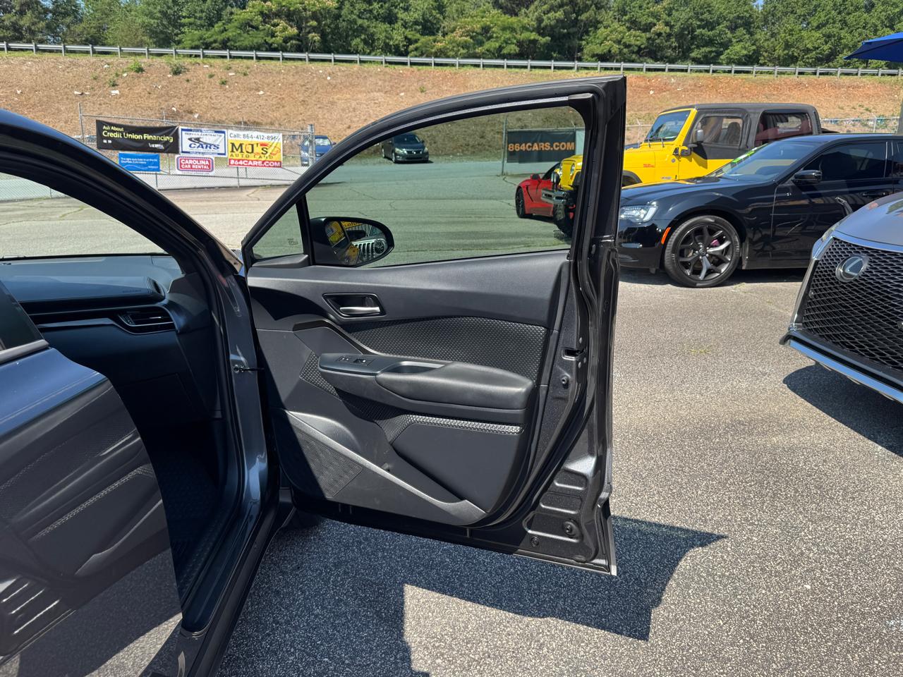 Toyota C-HR LE 2019