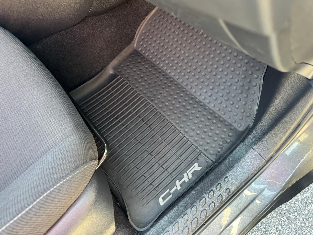 Toyota C-HR LE 2019