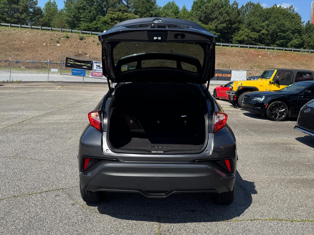 Toyota C-HR LE 2019