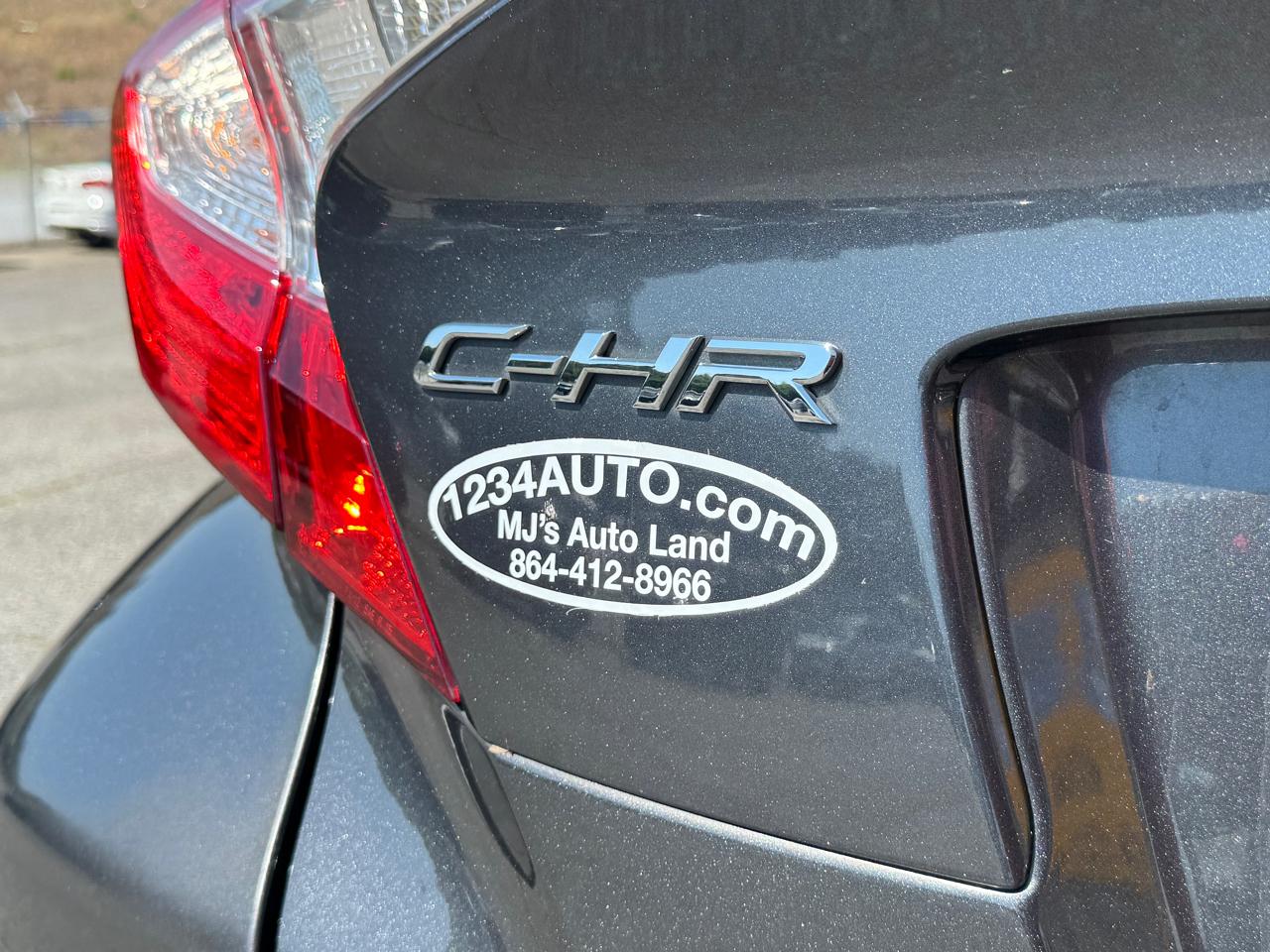 Toyota C-HR LE 2019