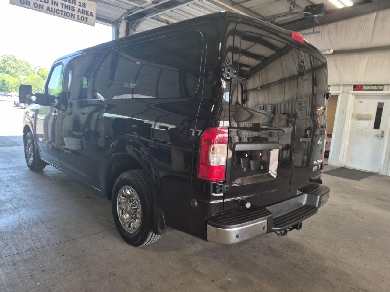 Nissan NV Passenger NV3500 HD SL V8 2015