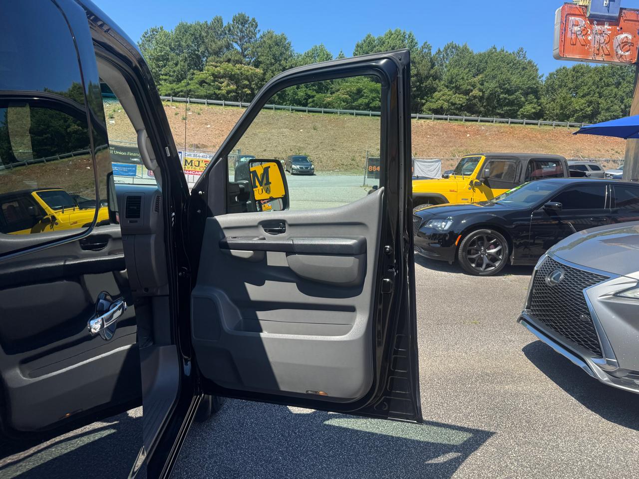 Nissan NV Passenger  2015
