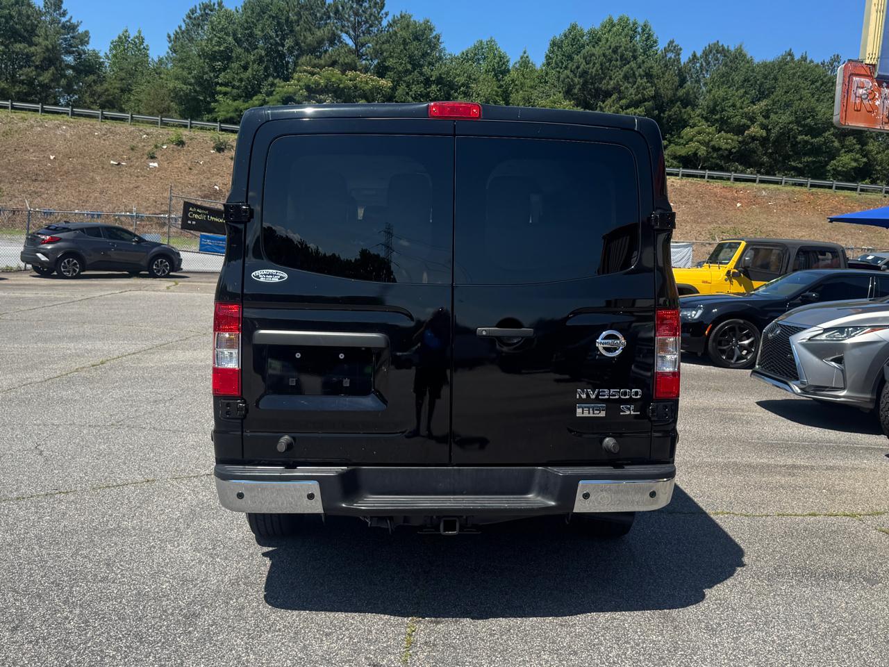 Nissan NV Passenger  2015