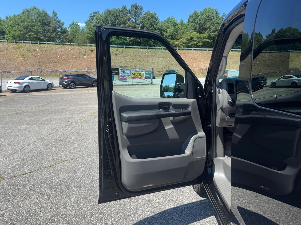 Nissan NV Passenger  2015