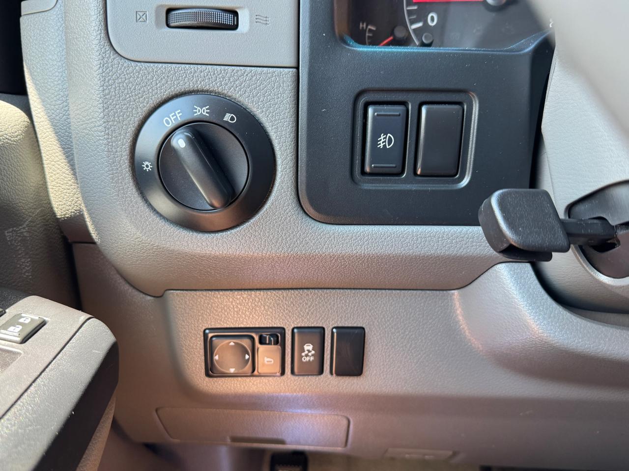 Nissan NV Passenger  2015