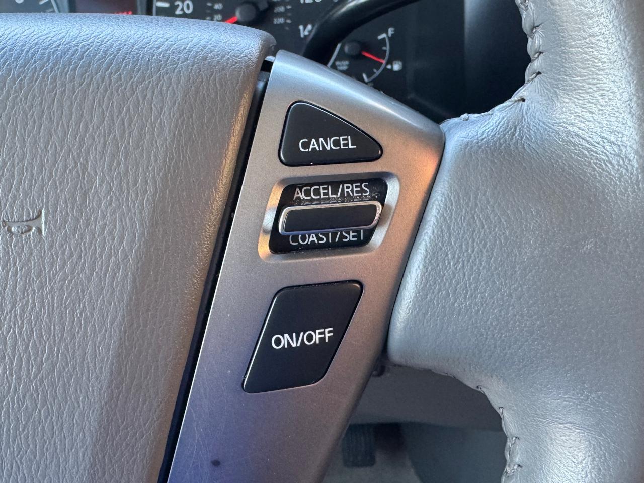 Nissan NV Passenger  2015