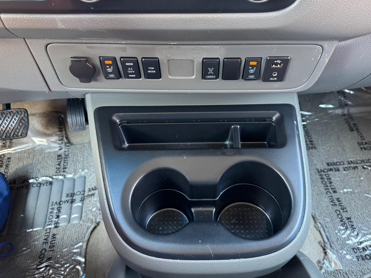 Nissan NV Passenger  2015