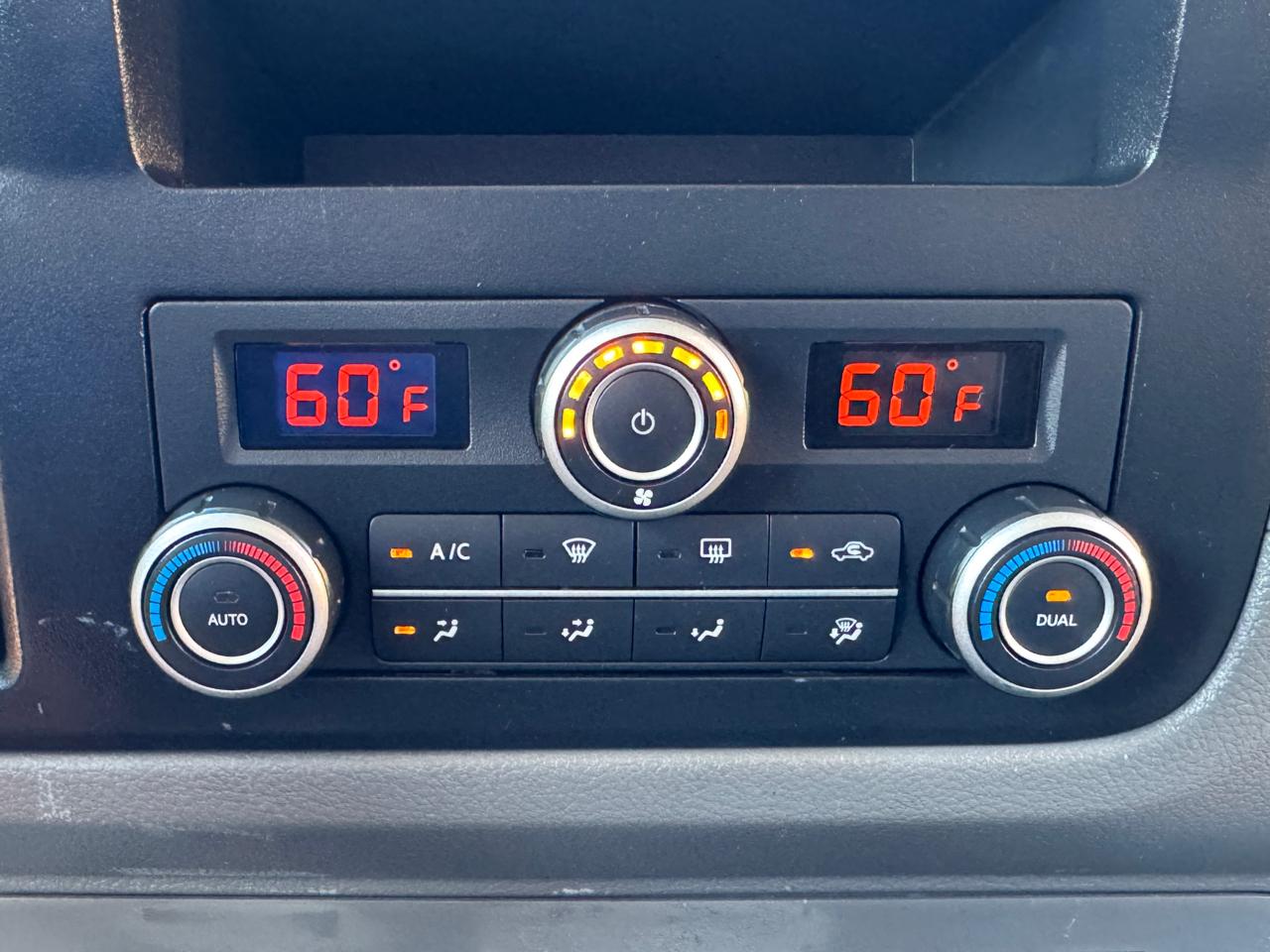 Nissan NV Passenger  2015