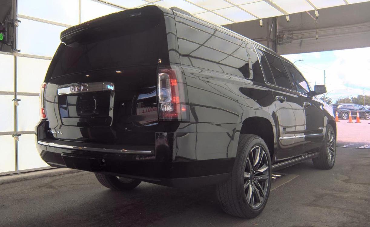 GMC Yukon XL Denali 4WD 2018