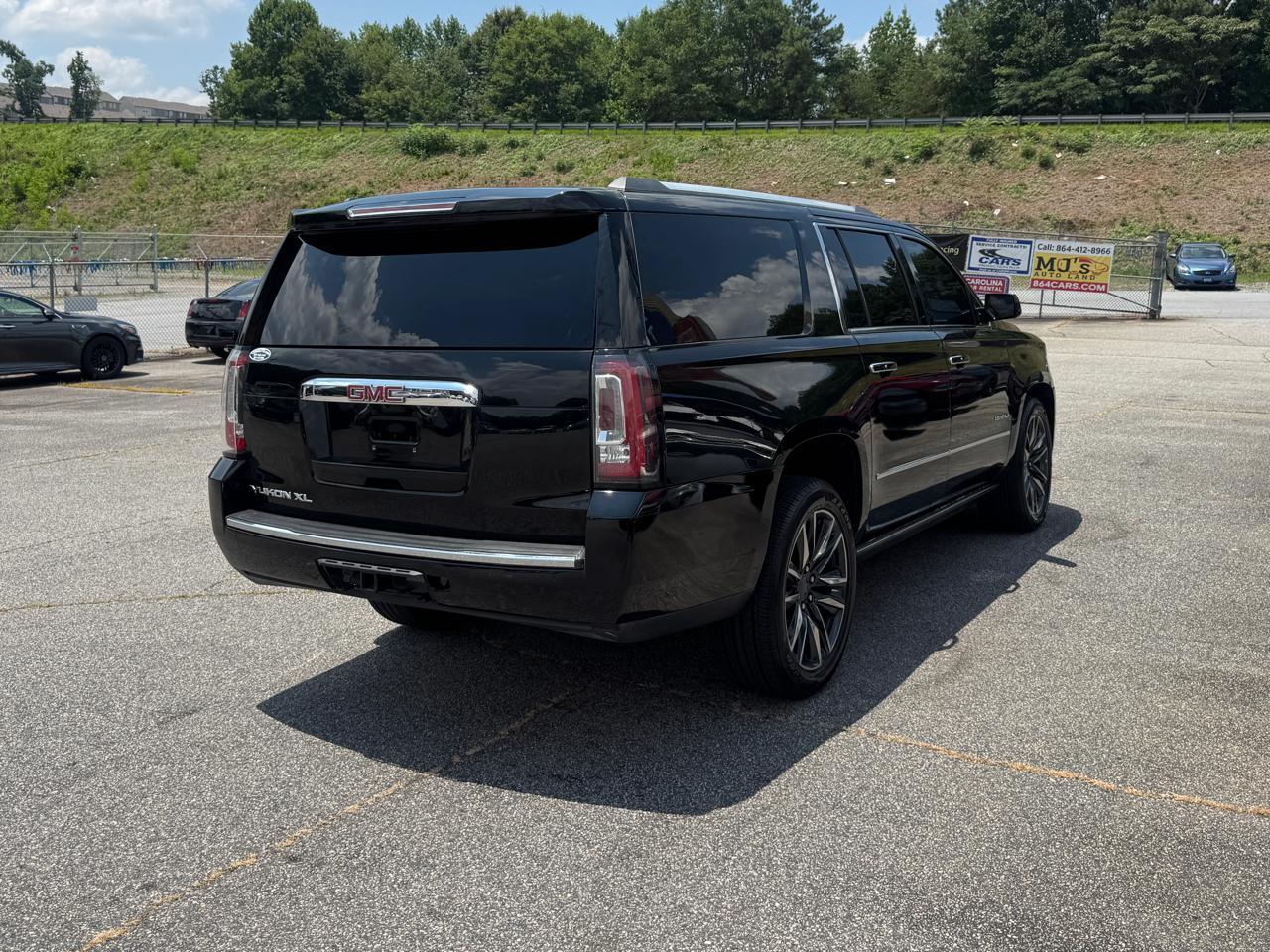 GMC Yukon XL Denali 4WD 2018