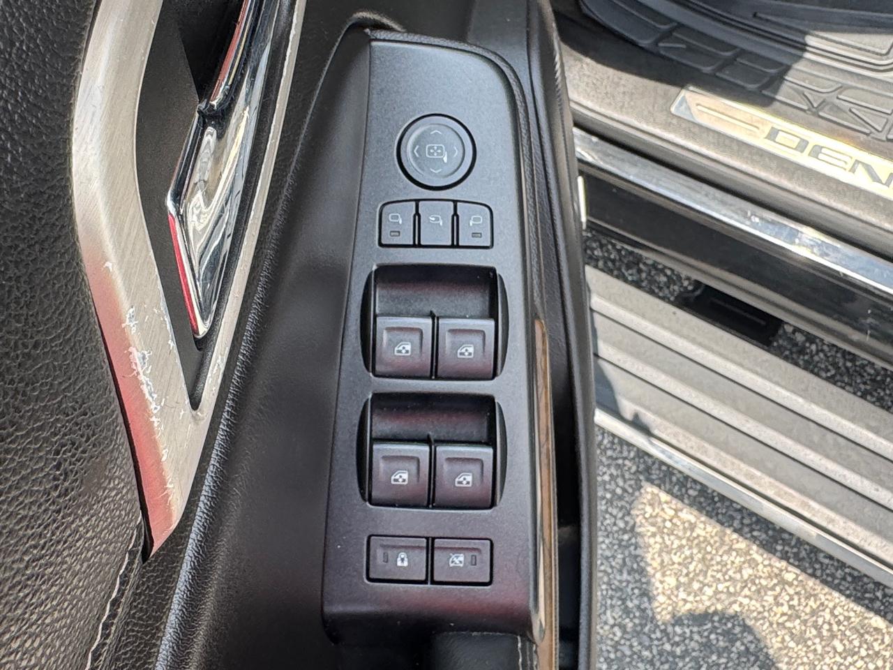GMC Yukon XL Denali 4WD 2018