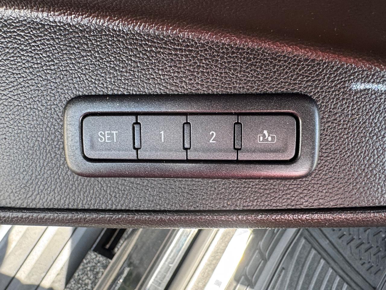GMC Yukon XL Denali 4WD 2018