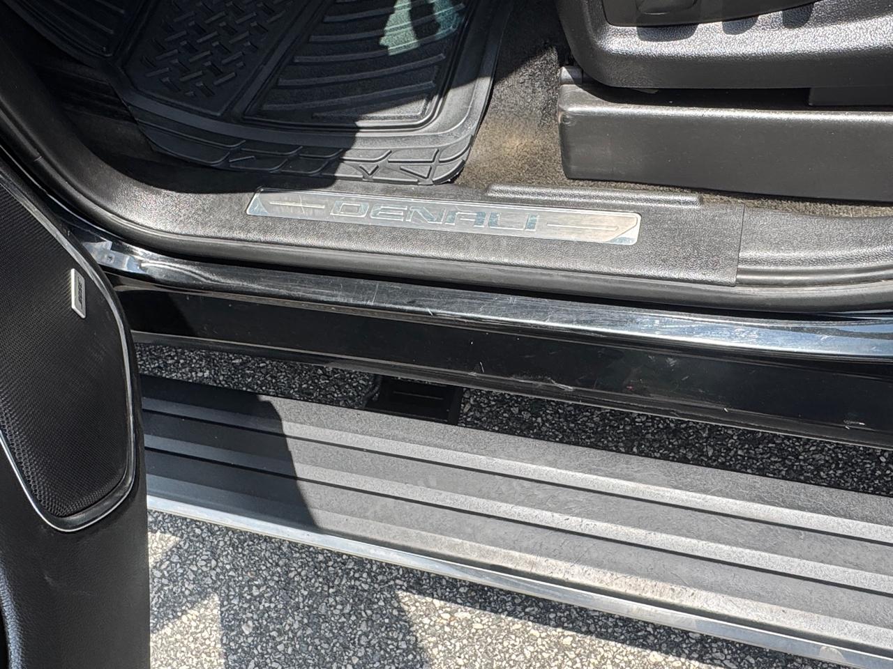 GMC Yukon XL Denali 4WD 2018