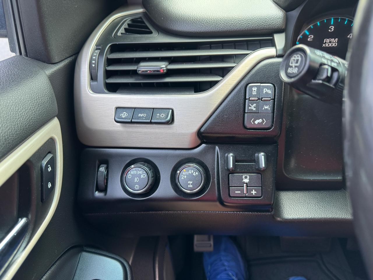 GMC Yukon XL Denali 4WD 2018