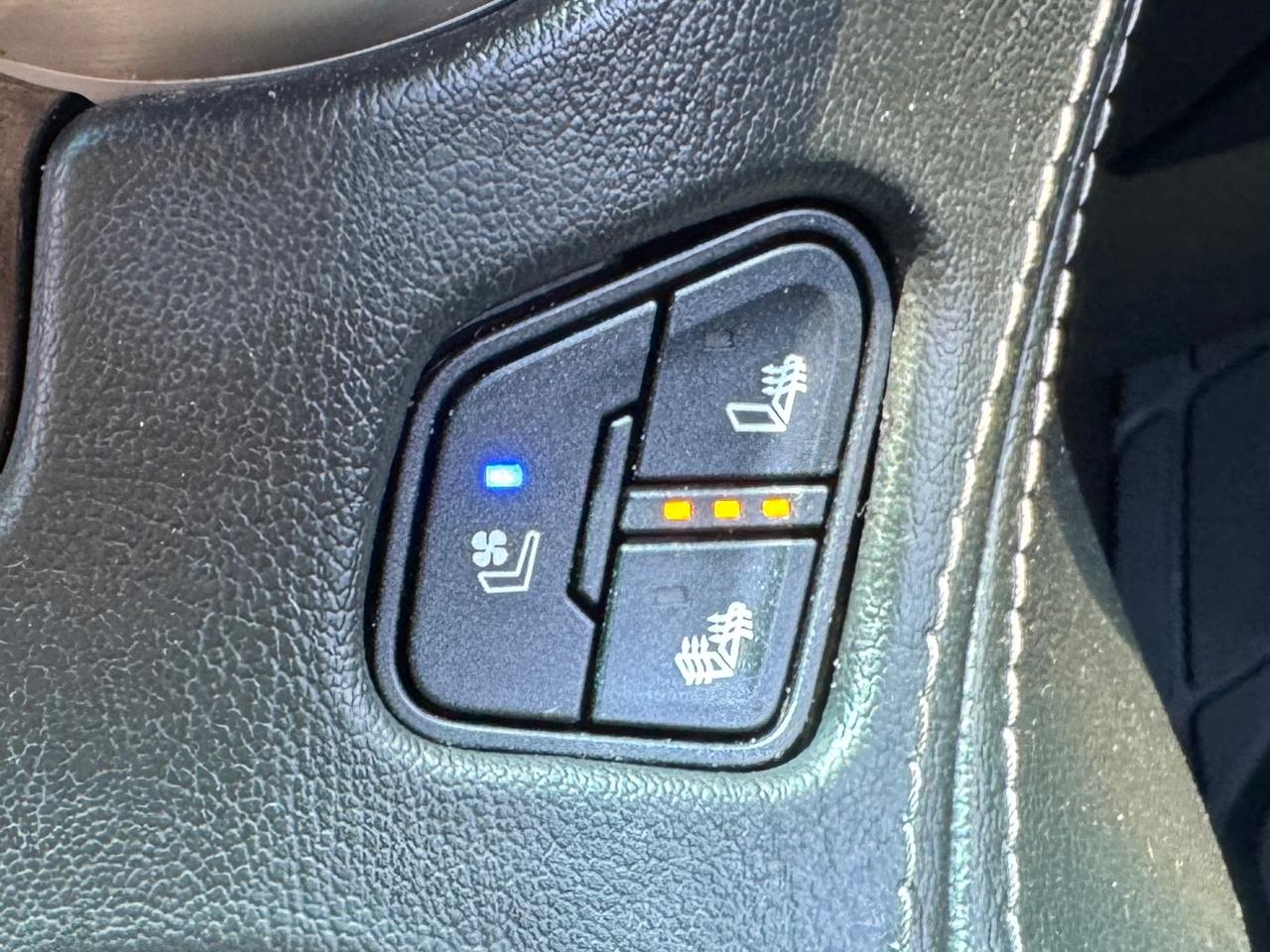 GMC Yukon XL Denali 4WD 2018