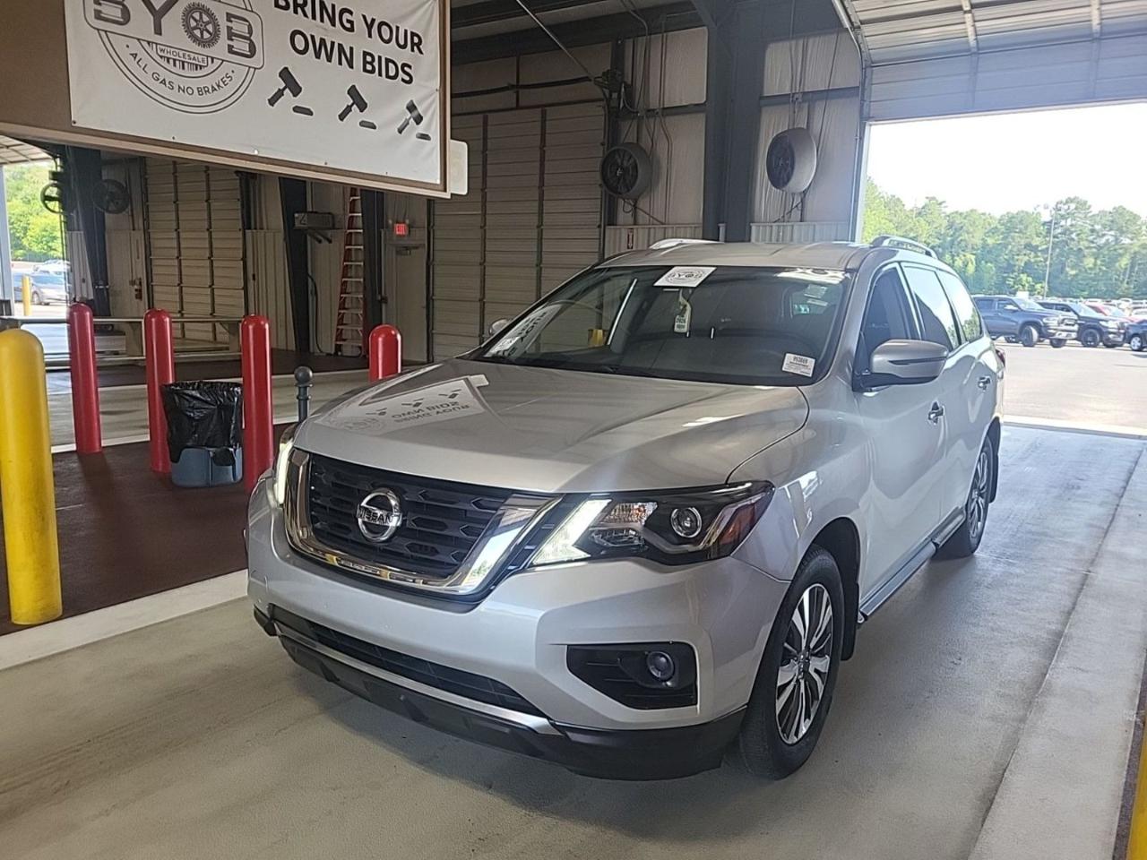 Nissan Pathfinder S 2020