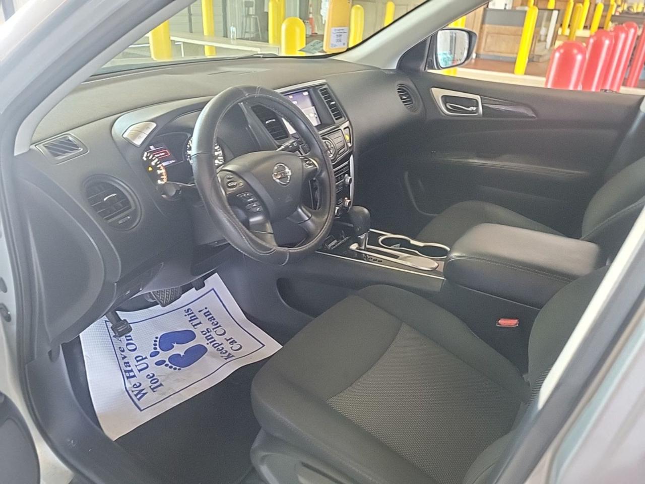 Nissan Pathfinder S 2020
