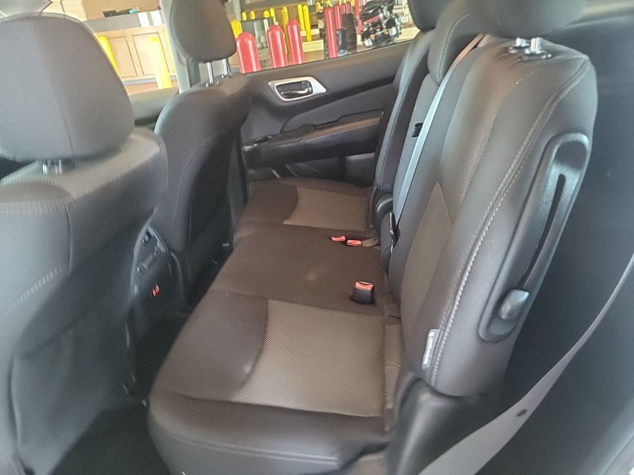 Nissan Pathfinder S 2020
