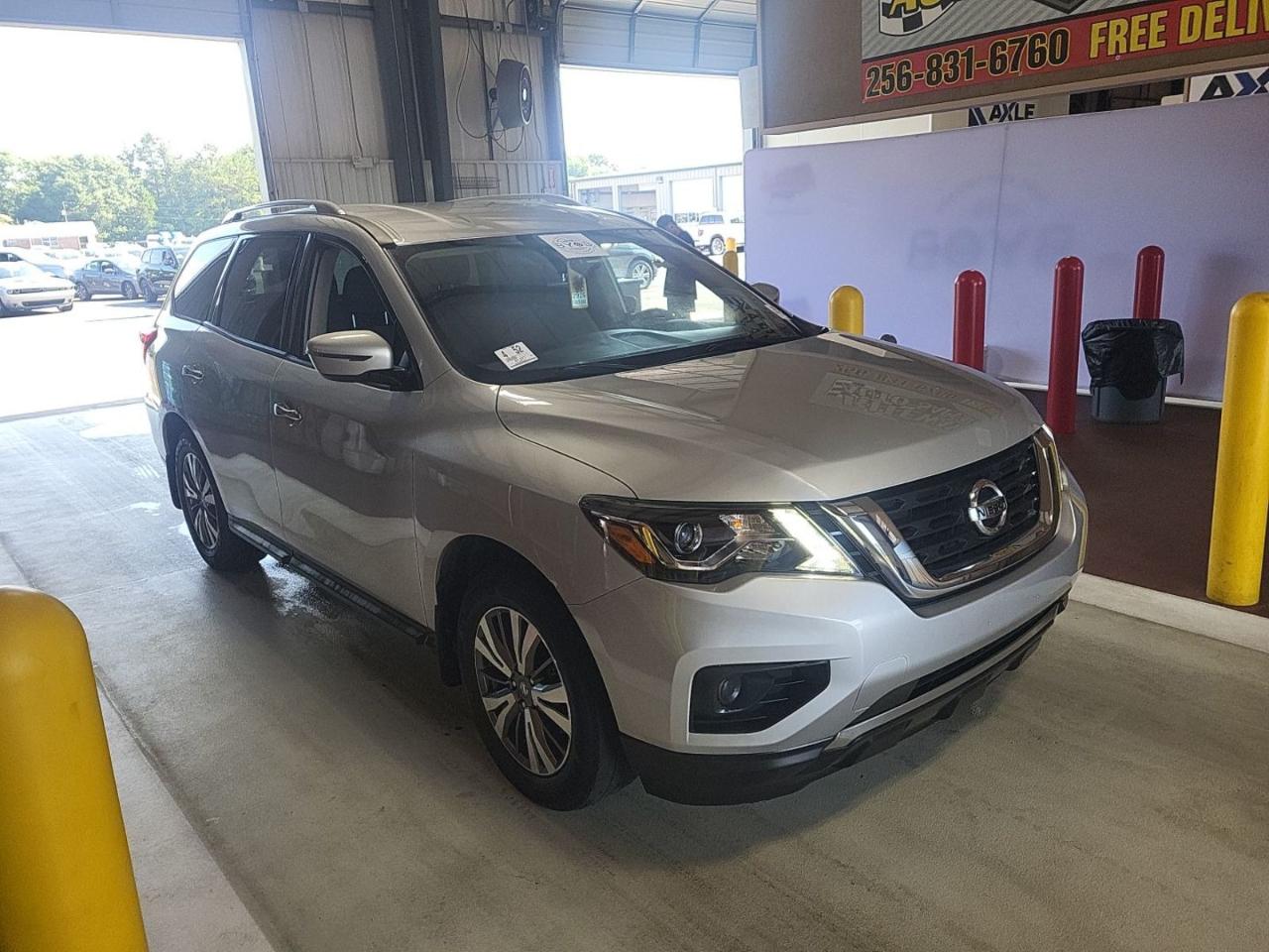 Nissan Pathfinder S 2020