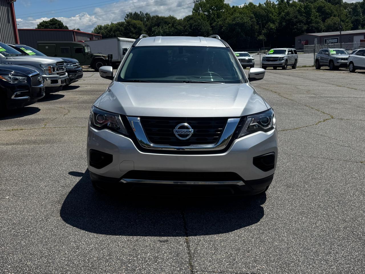 Nissan Pathfinder S 2020