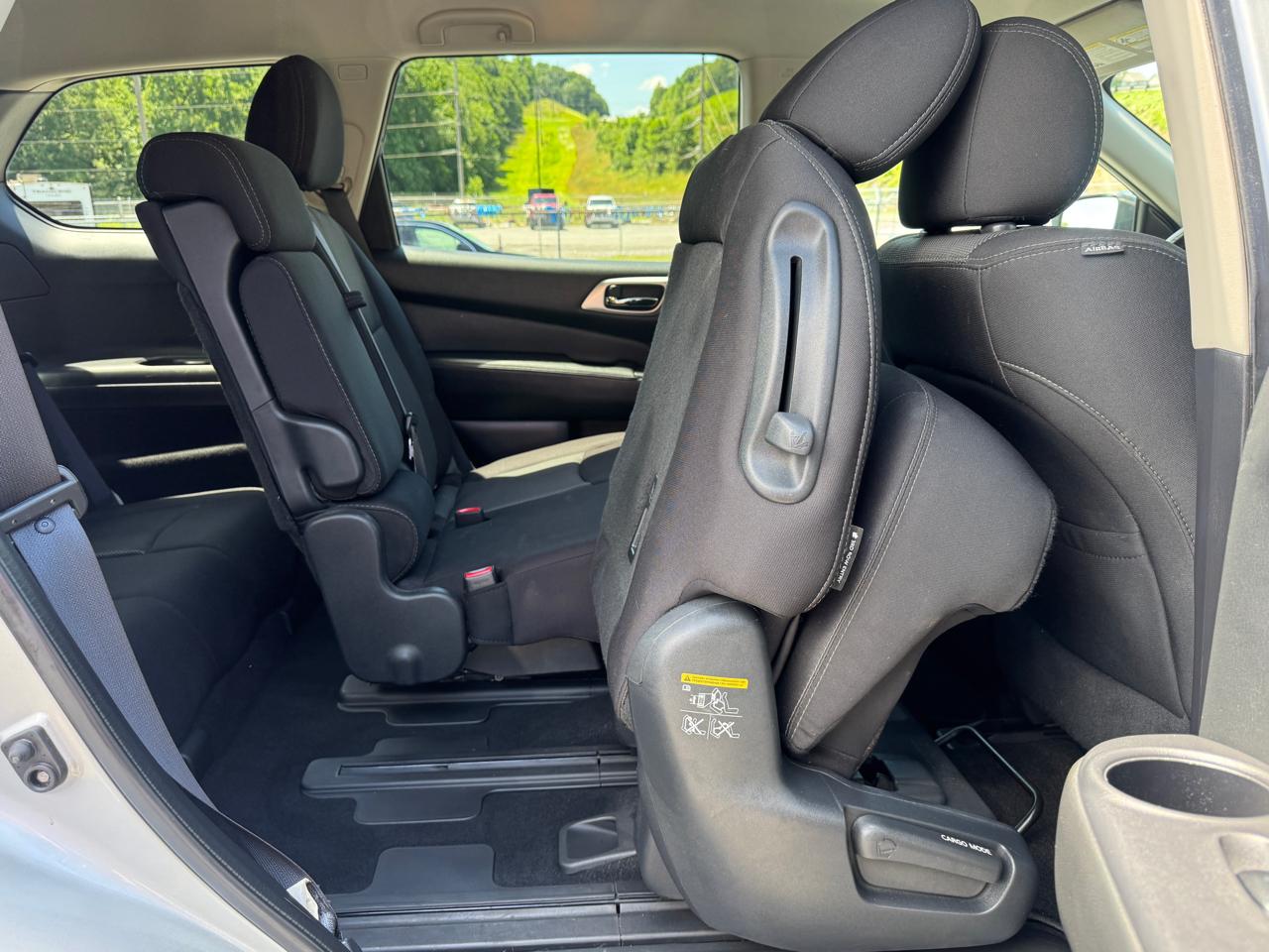 Nissan Pathfinder S 2020