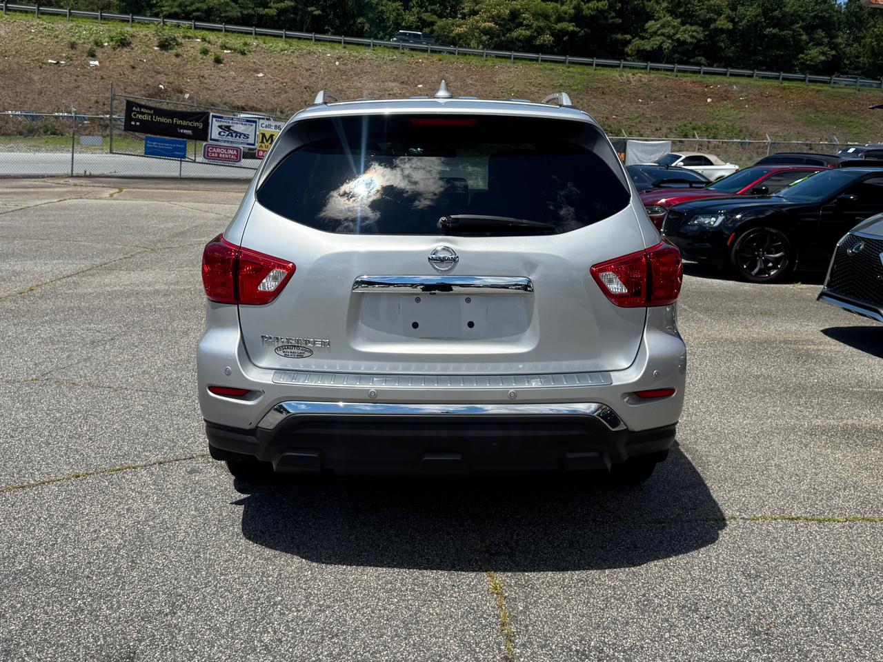Nissan Pathfinder S 2020