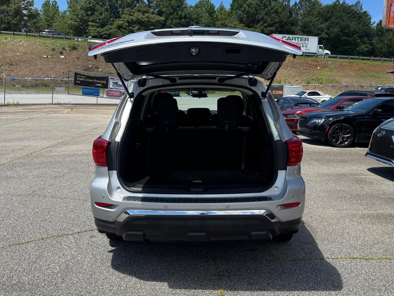 Nissan Pathfinder S 2020